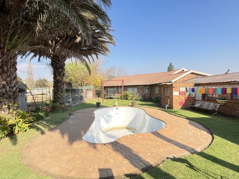 versatile Agricultural property wit main house, second dwelling and much more - Photo 6