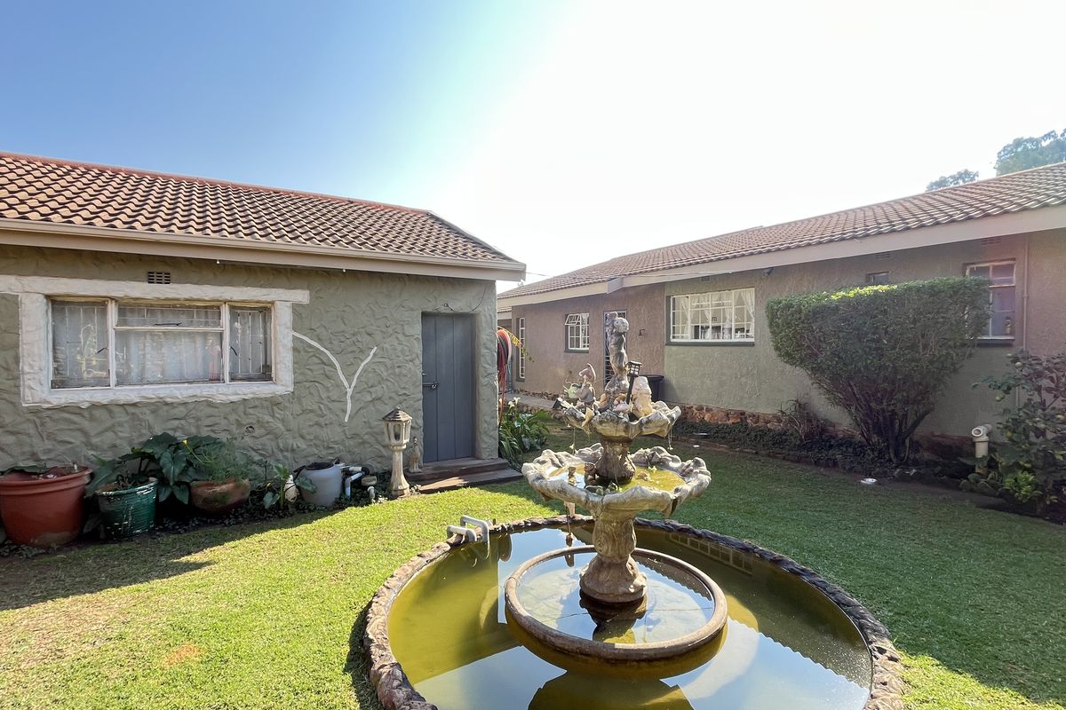 versatile Agricultural property wit main house, second dwelling and much more - Photo 4