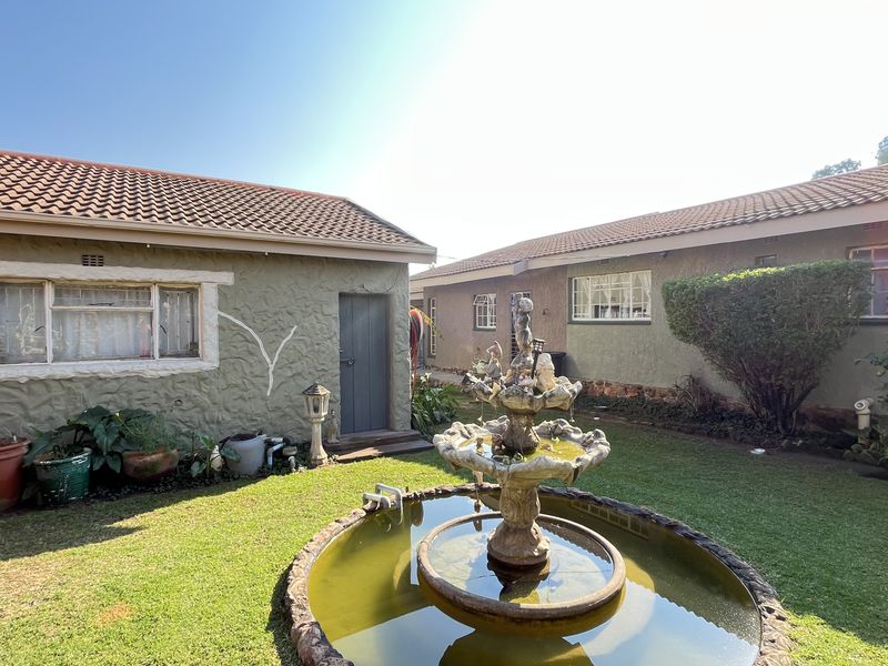 versatile Agricultural property wit main house, second dwelling and much more - Photo 4