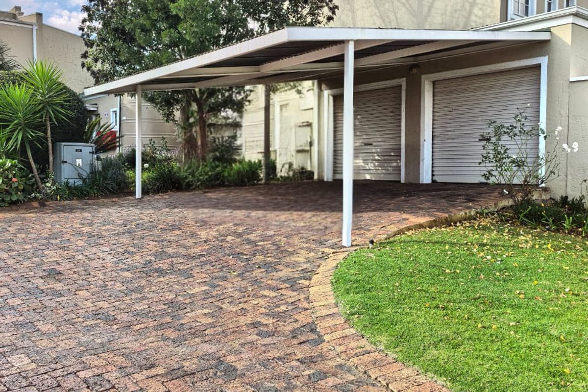 Beautiful duplex townhouse for sale in Vanderbijlpark, secure and safe - Photo 4