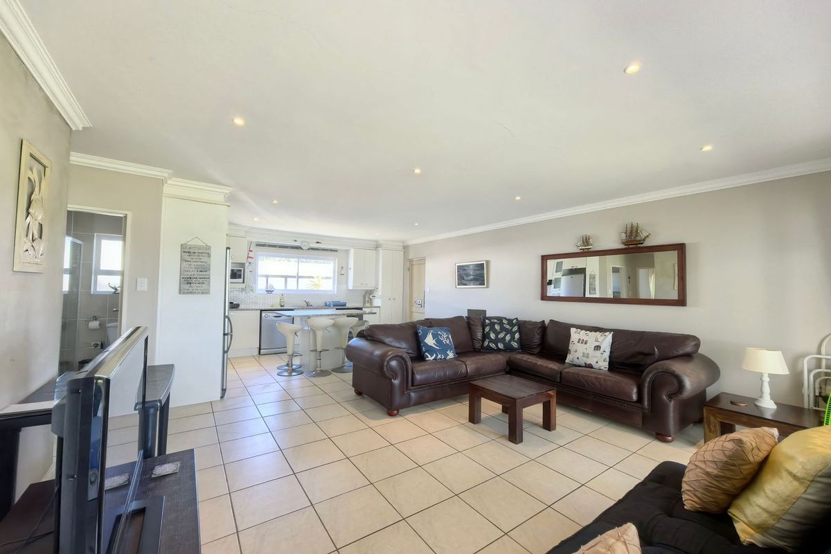 Elegant Ground-Floor Apartment – Kingston Place, Marina Martinique - Photo 3