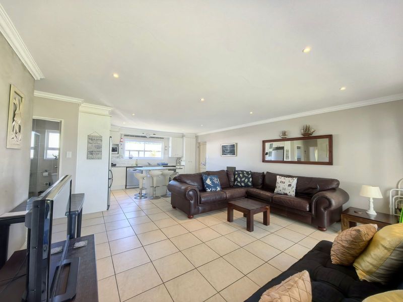 Elegant Ground-Floor Apartment – Kingston Place, Marina Martinique - Photo 3