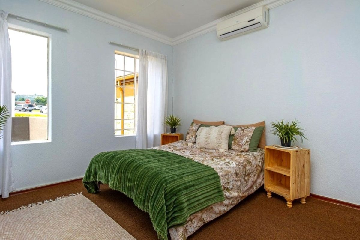 2 bedroom townhouse for sale - Photo 5