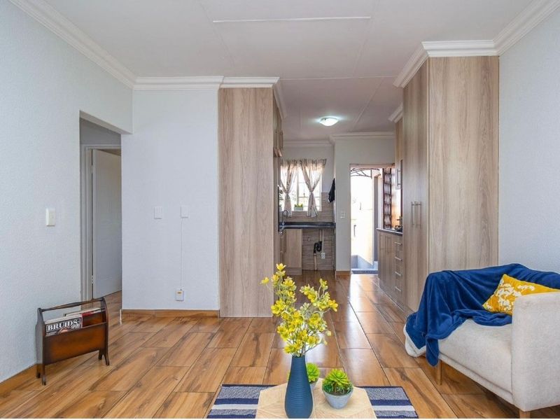 2 bedroom townhouse for sale - Photo 4