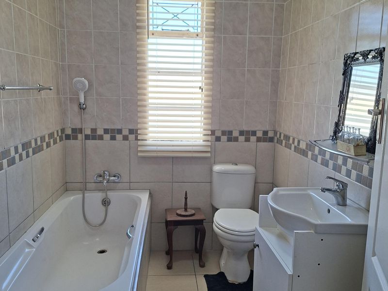 NEWLY RENOVATED FAMILY HOME – MOVE IN AND ENJOY! - Photo 5