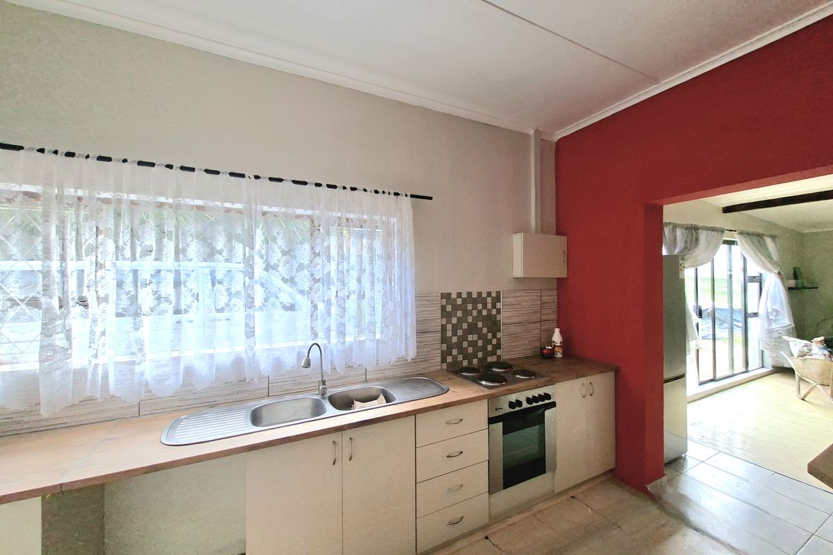 NEWLY RENOVATED FAMILY HOME – MOVE IN AND ENJOY! - Photo 2