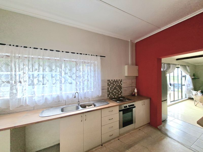 NEWLY RENOVATED FAMILY HOME – MOVE IN AND ENJOY! - Photo 2