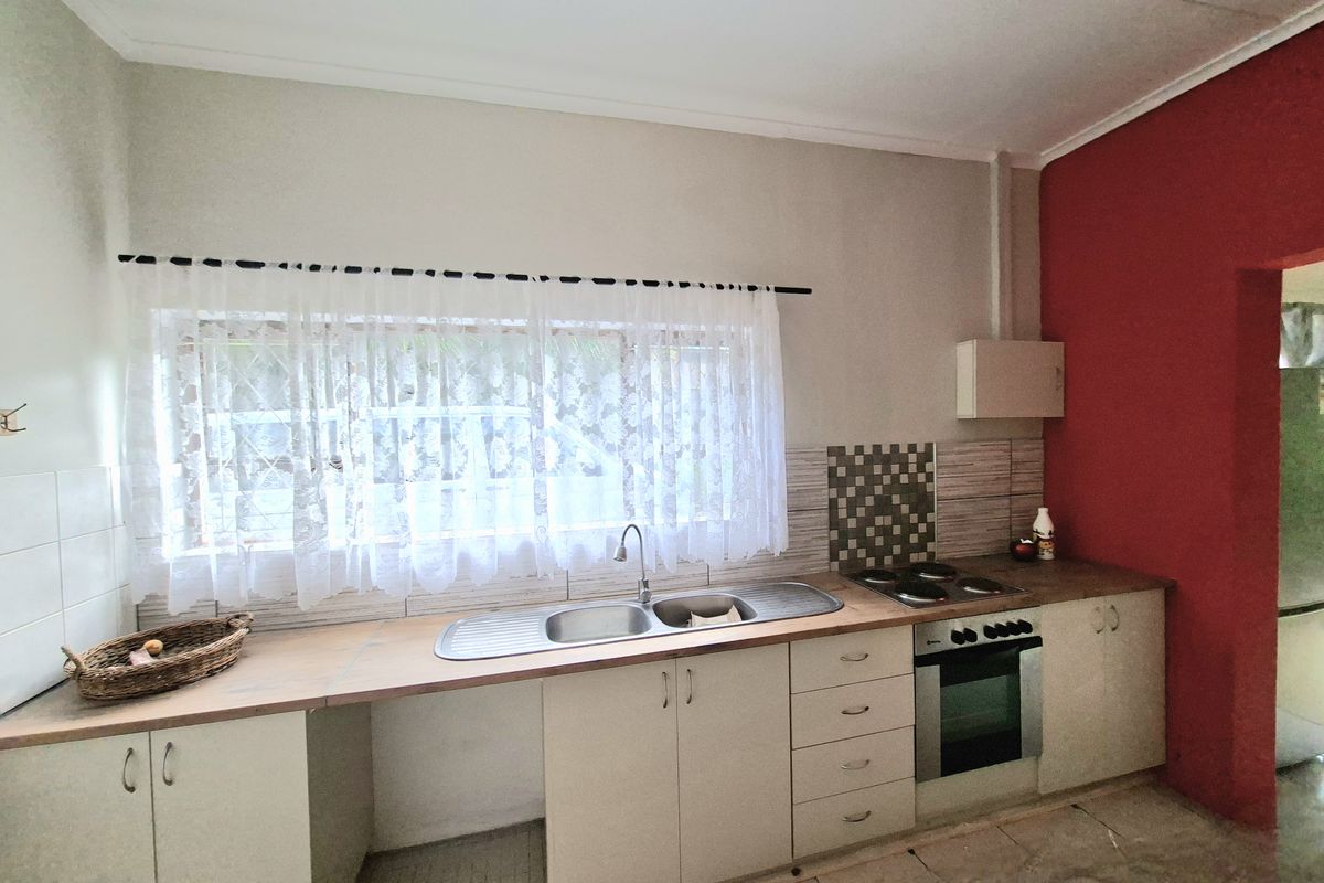 NEWLY RENOVATED FAMILY HOME – MOVE IN AND ENJOY! - Photo 3
