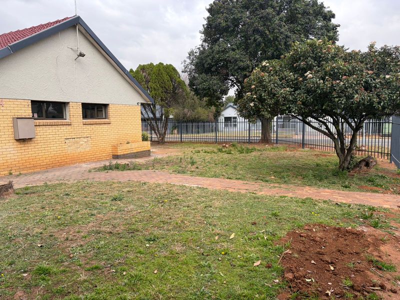 Spacious Family Home in Risiville – A Rare Opportunity! - Photo 1