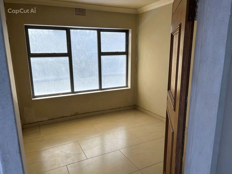 Spacious Family Home in Risiville – A Rare Opportunity! - Photo 8