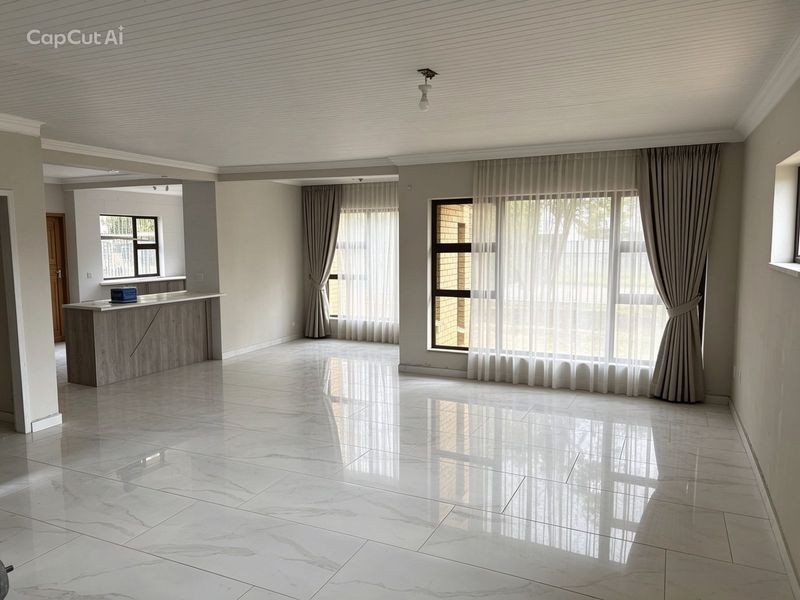 Spacious Family Home in Risiville – A Rare Opportunity! - Photo 5