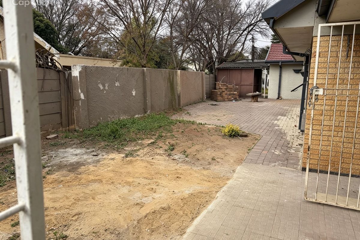 Spacious Family Home in Risiville – A Rare Opportunity! - Photo 4