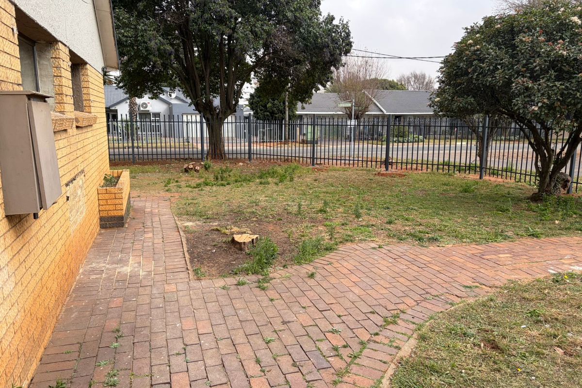 Spacious Family Home in Risiville – A Rare Opportunity! - Photo 3