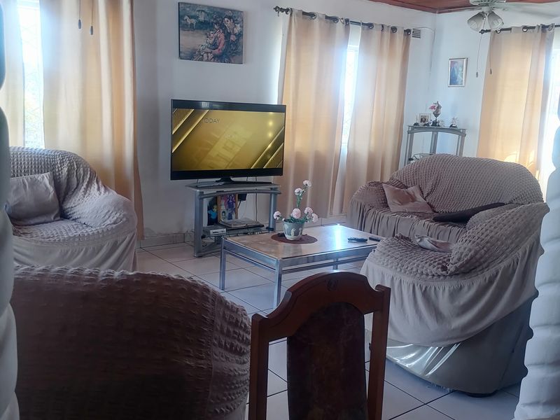 Well maintained Freestanding Home - Photo 6