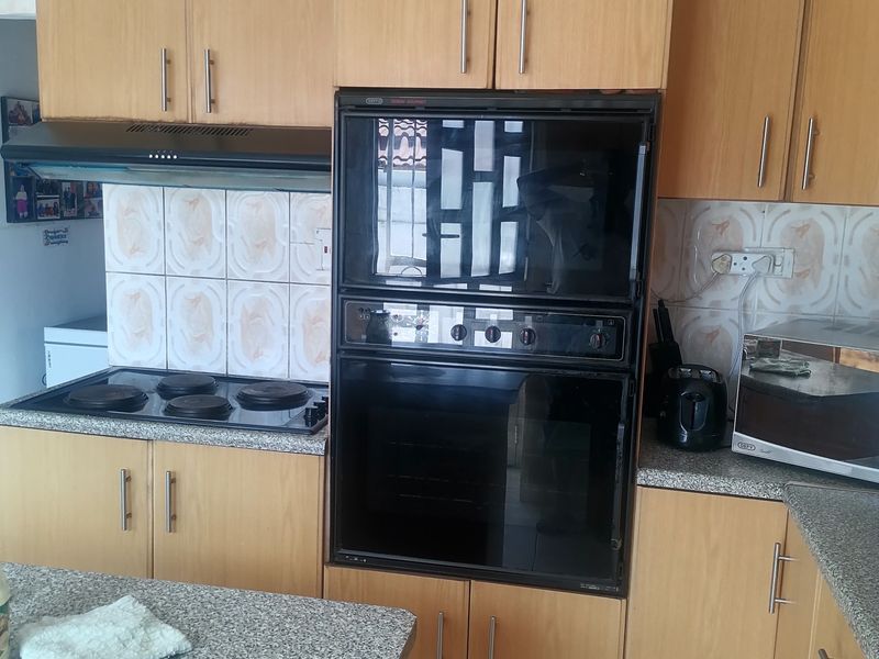 Well maintained Freestanding Home - Photo 4