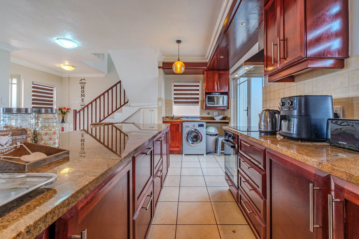 La Lucia Ridge | Secure Estate Duplex - Photo 4