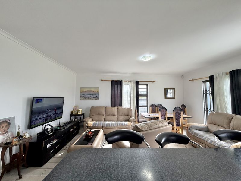 House in Fountains Estate - Photo 3