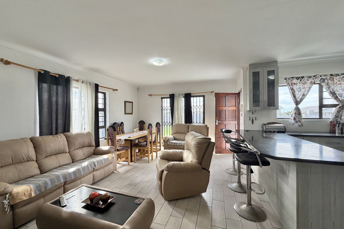 House in Fountains Estate - Photo 4