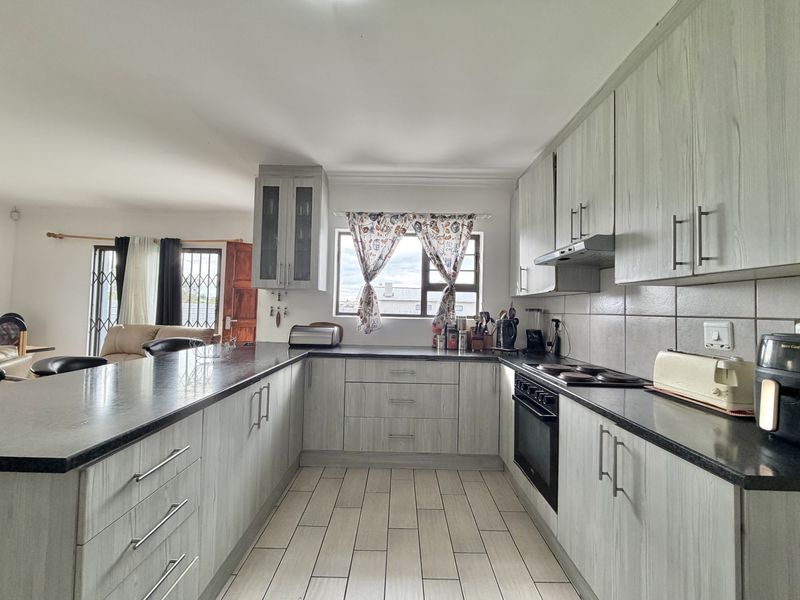 House in Fountains Estate - Photo 5