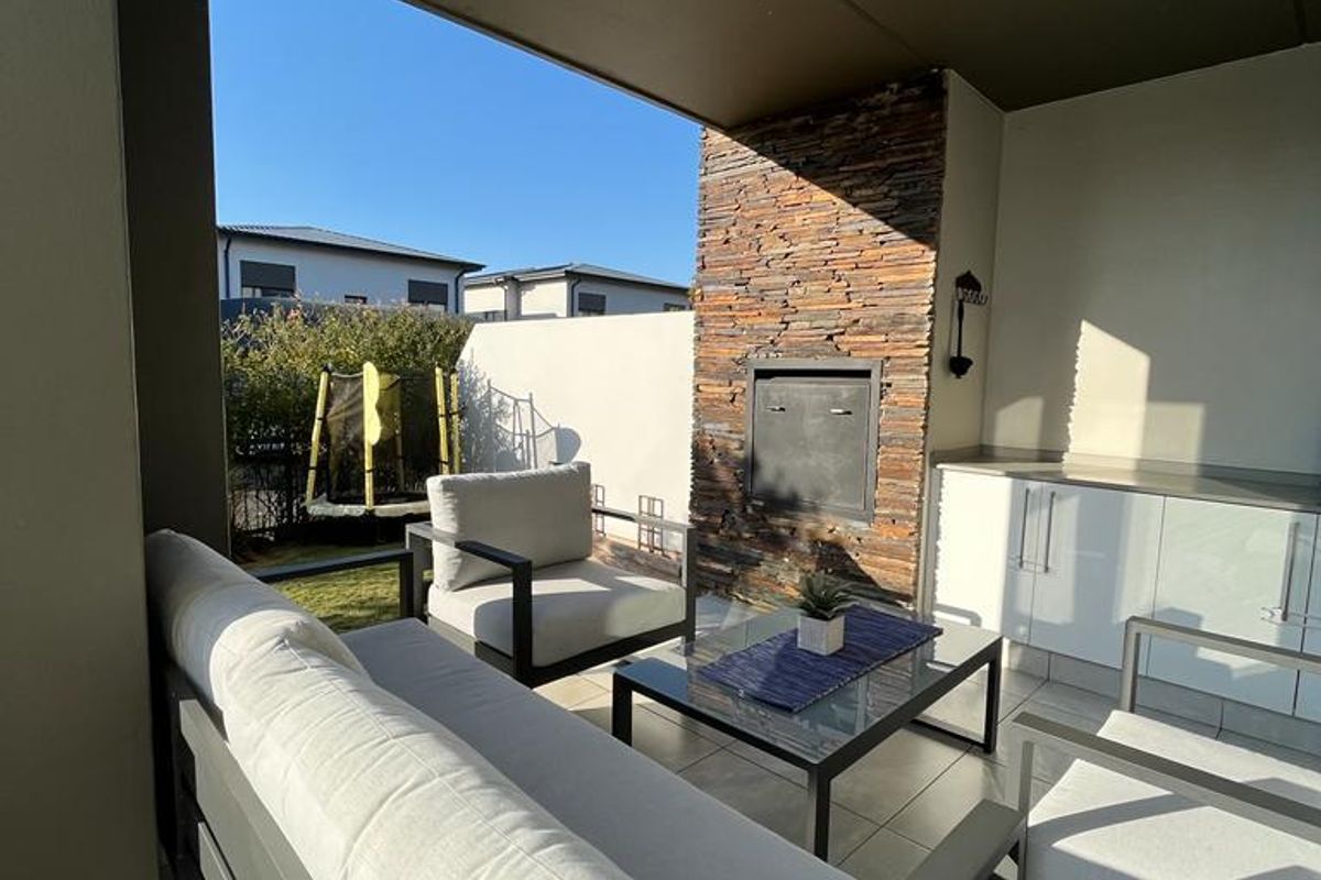 Stunning corner, 3 bedrooms in the Whistling Thorns, Serengeti Lifestyle Estate - Photo 5
