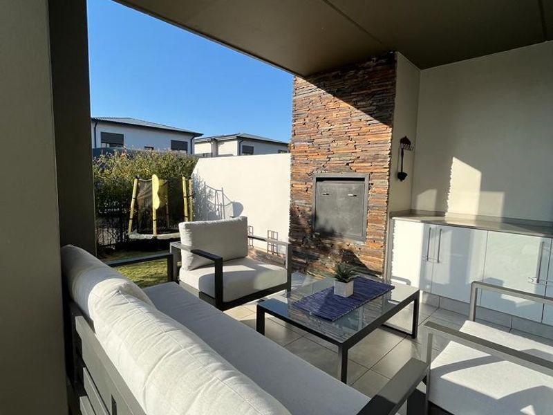 Stunning corner, 3 bedrooms in the Whistling Thorns, Serengeti Lifestyle Estate - Photo 5