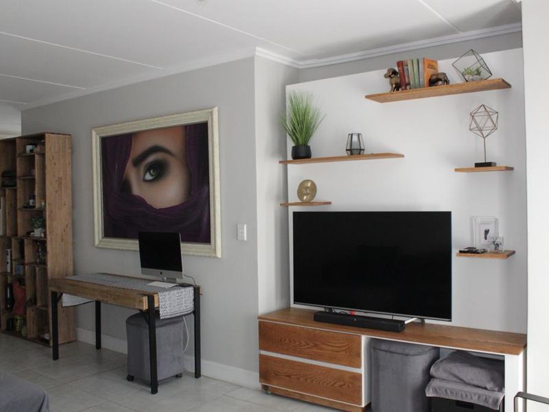 Stunning corner, 3 bedrooms in the Whistling Thorns, Serengeti Lifestyle Estate - Photo 8