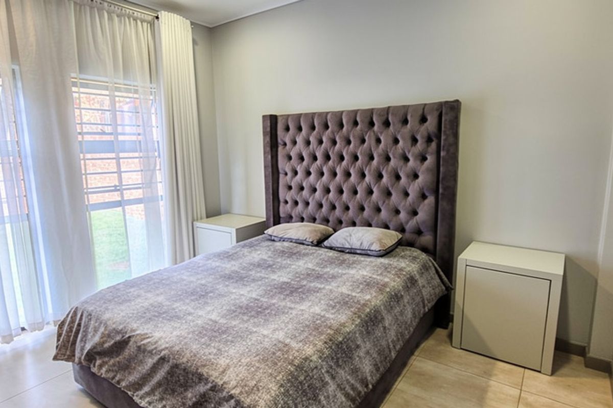 Modern 3 Bedroom Home in Sought-After Baltimore Estate on Boundary Road in North Riding - Photo 4