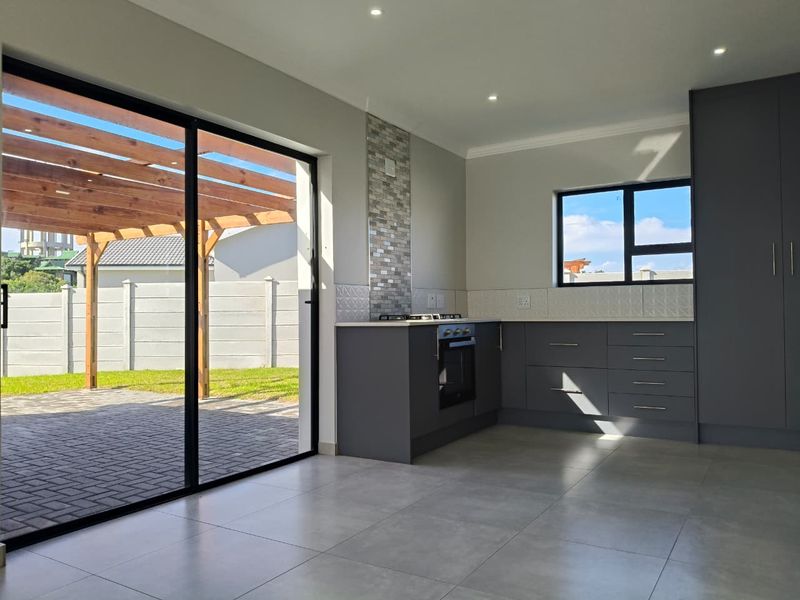 MODERN  COASTAL LIVING - BRAND NEW HOME - JUST 300M FROM BEACH ACCESS - VAT INCLUDED - Photo 10