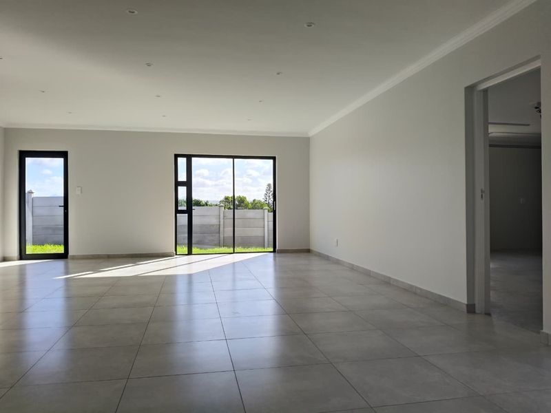 MODERN  COASTAL LIVING - BRAND NEW HOME - JUST 300M FROM BEACH ACCESS - VAT INCLUDED - Photo 6