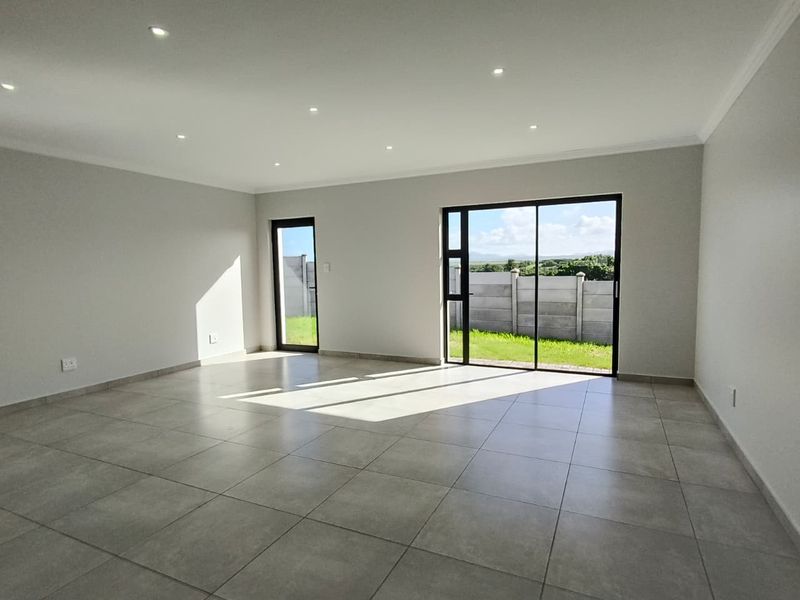 MODERN  COASTAL LIVING - BRAND NEW HOME - JUST 300M FROM BEACH ACCESS - VAT INCLUDED - Photo 8