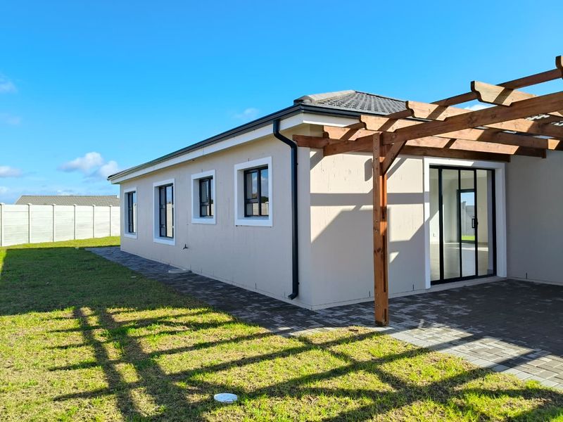 MODERN  COASTAL LIVING - BRAND NEW HOME - JUST 300M FROM BEACH ACCESS - VAT INCLUDED - Photo 7