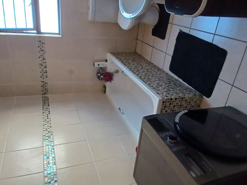 Great townhouse, ready for its next family - Photo 9