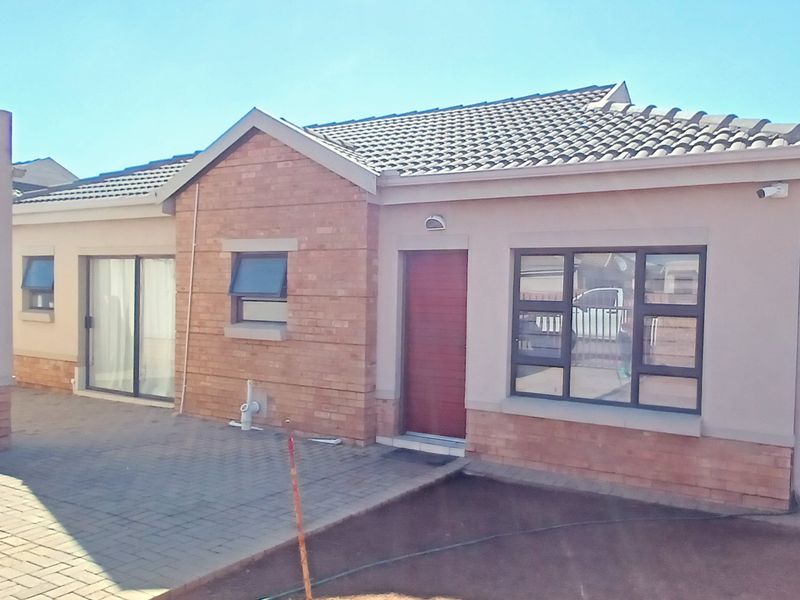 Great townhouse, ready for its next family - Photo 2