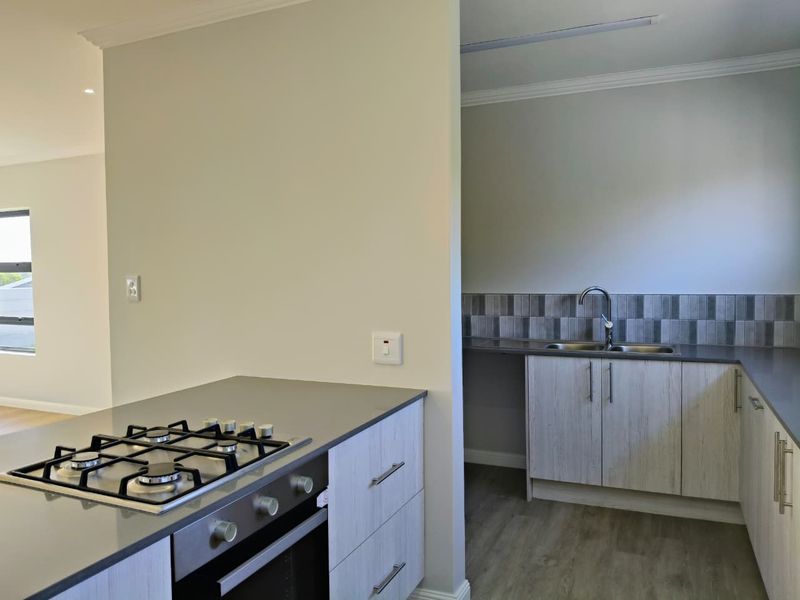 Brand-New Coastal Home – No Transfer Duty & Ready for Its First Owner - Photo 8