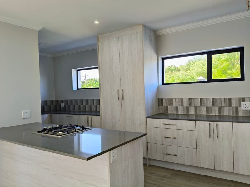 Brand-New Coastal Home – No Transfer Duty & Ready for Its First Owner - Photo 7