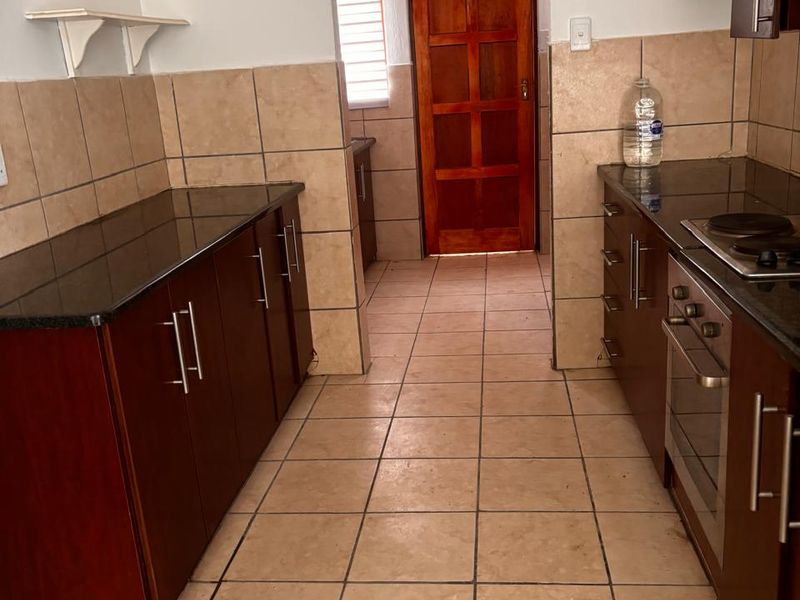 Very popular estate! Call today. - Photo 3