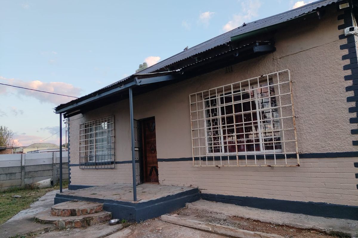 3-Bedroom Freestanding House to Rent in Dalview – R9,100 per Month - Photo 4