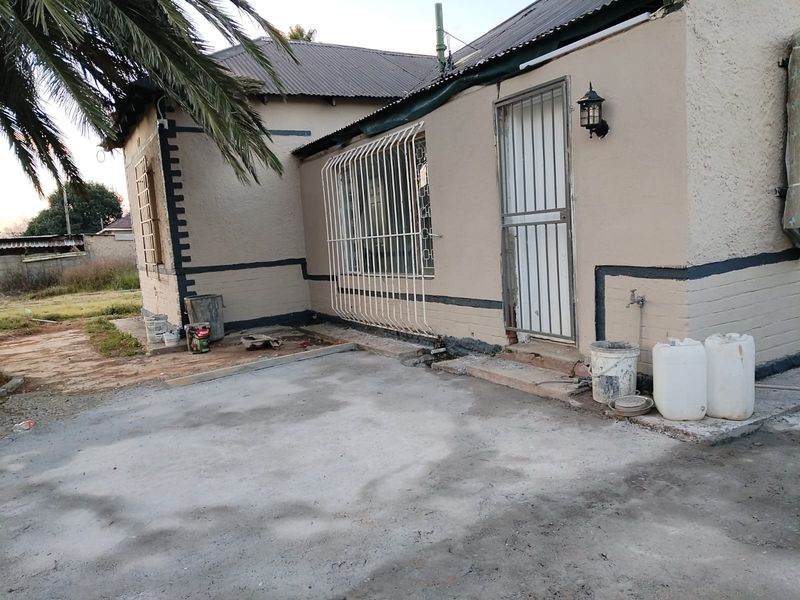 3-Bedroom Freestanding House to Rent in Dalview – R9,100 per Month - Photo 6