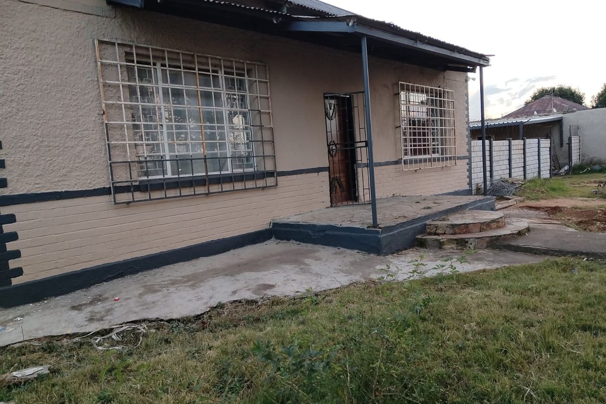 3-Bedroom Freestanding House to Rent in Dalview – R9,100 per Month - Photo 2