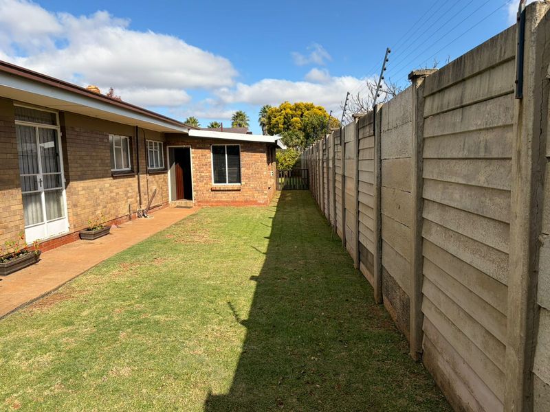 Spacious Family Home in Rothdene – Comfort, Convenience & Value! - Photo 9