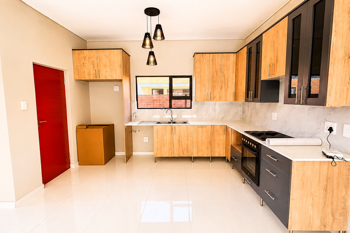 BRAND NEW Family Home on Offer! - Photo 2