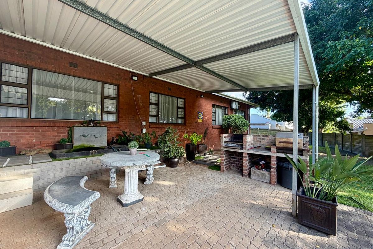 Charming Family Home with Flatlet in Quiet Cul-de-Sac – Birdswood - Photo 2