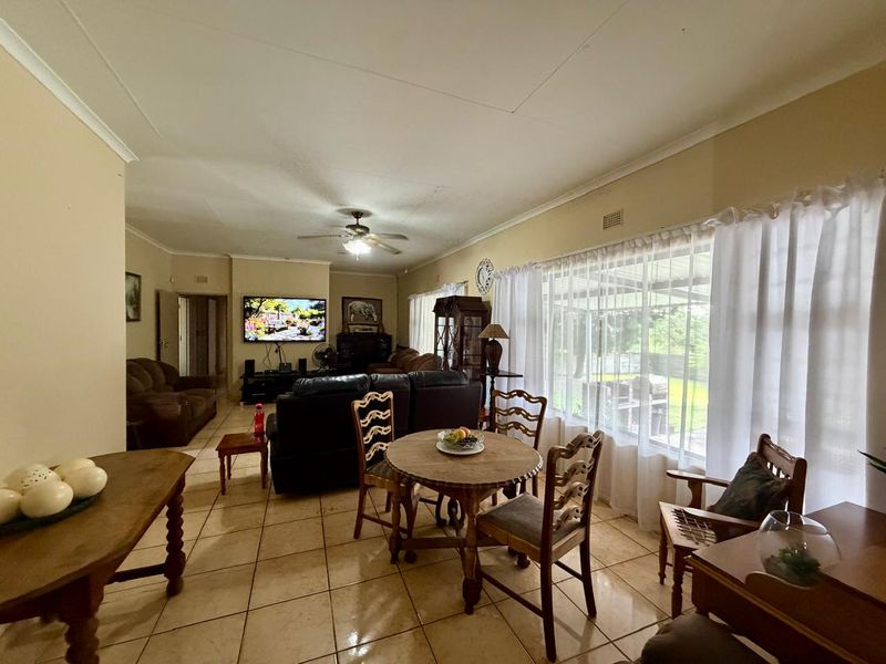 Charming Family Home with Flatlet in Quiet Cul-de-Sac – Birdswood - Photo 8