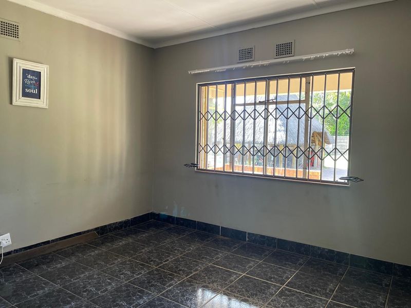 !Beautiful family home in the heart of the Vaal! - Photo 5