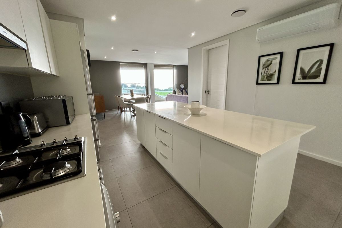 Spectacular Penthouse Living with Panoramic Sea Views - Photo 5