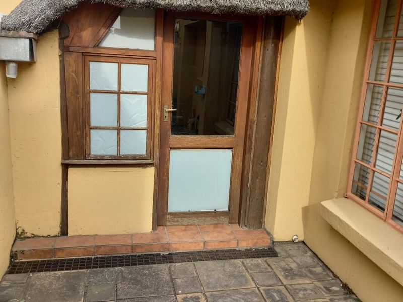 Lovely Full Title Unit New To The Market in SE 3 - Photo 8