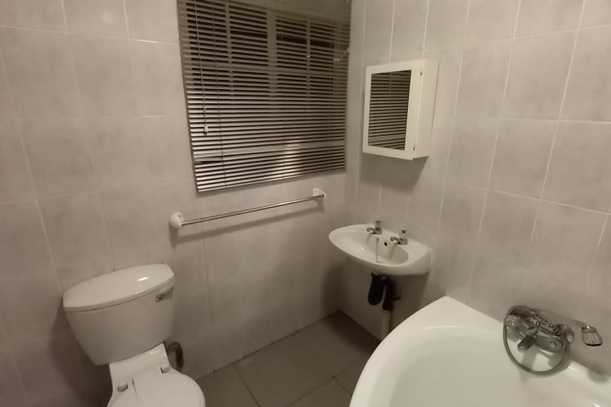 Lovely Full Title Unit New To The Market in SE 3 - Photo 2