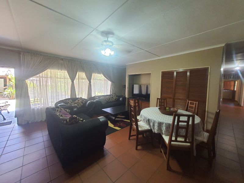 Beautiful Plot With Endless Potential For Sale. - Photo 10