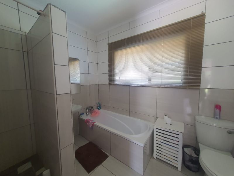 Beautiful Plot With Endless Potential For Sale. - Photo 8