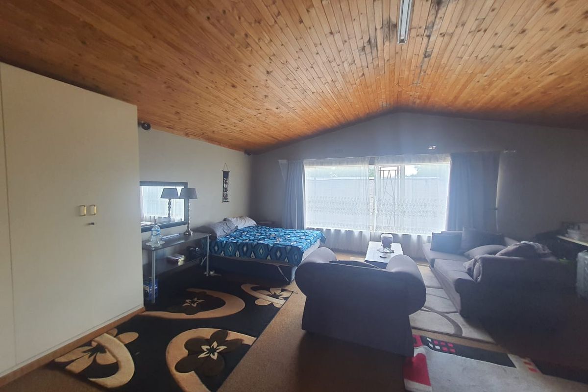 Beautiful Plot With Endless Potential For Sale. - Photo 4